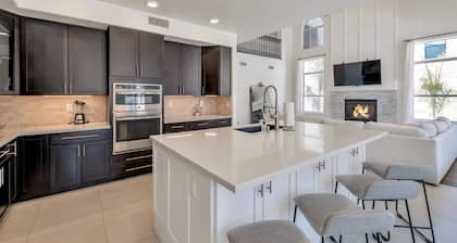 Private Heated Pool, Putting Green, Pool Table, BBQ, WIFI, Near Golf, Dining & Mayo Clinic+FREE GOLF