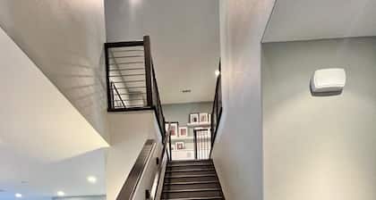 Resort living 3 bedroom modern apt with backyard