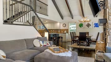 Televisión, chimenea, estéreo