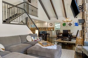 TV, fireplace, stereo