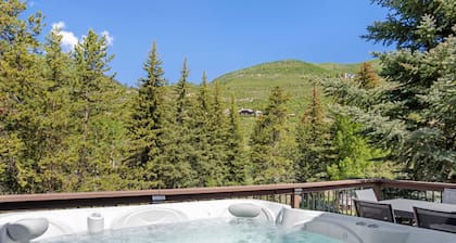 Refreshed Vail Home - Includes 2 Village Ski Lockers!