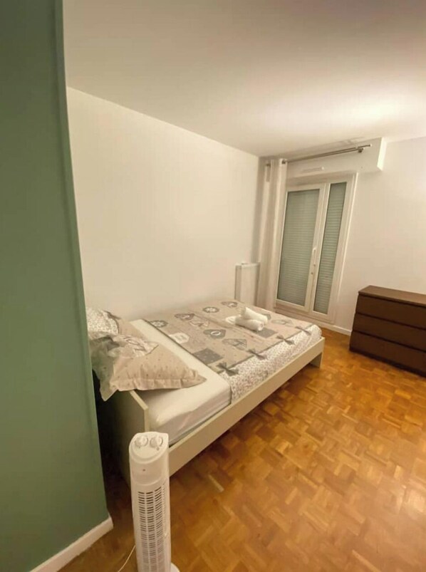 2 bedrooms, iron/ironing board, free WiFi, bed sheets
