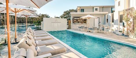 Et oppvarmet basseng