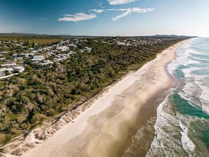 Beach nearby - Essence Peregian Beach Resort - Lilly 4 Bedroom Luxury Home with Private Pool (Noosa)
