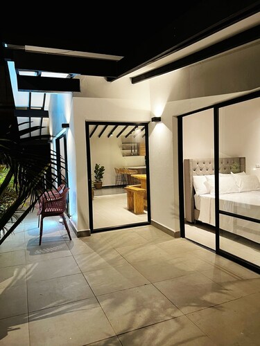 A 1 Minuto del Aeropuerto MDE Medellin Rionegro - Ficus Hotel Casa Campestre