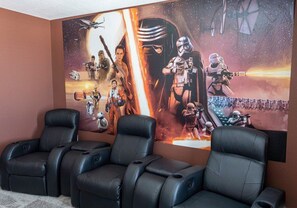 Interior - Getaway Delight-8 Bedrooms, Pool & Great Location (Four Corners)