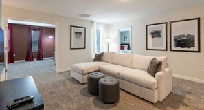 TV, offices - Getaway Delight-8 Bedrooms, Pool & Great Location (Four Corners)