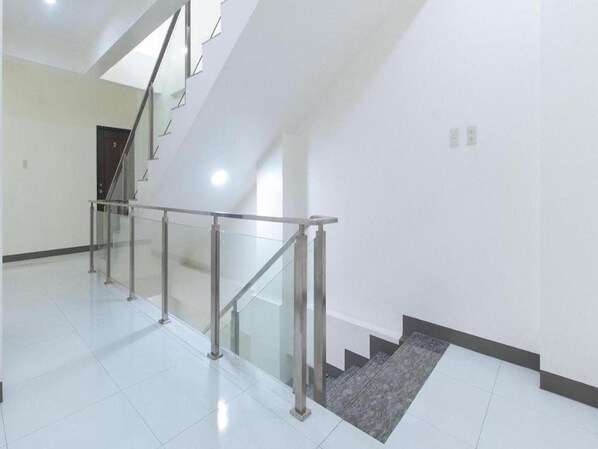 Lobby - V Cloud Hills (Dasmarinas)