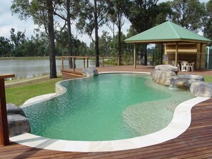 Outdoor pool - RidgeView Cottages (Belford)