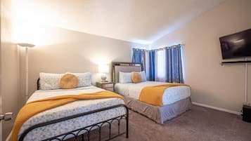 4 bedrooms, desk, WiFi