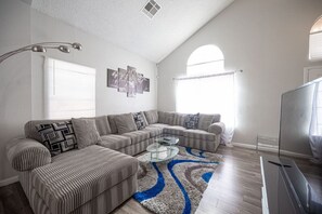 TV - Calle Azul in Las Vegas (North Las Vegas)