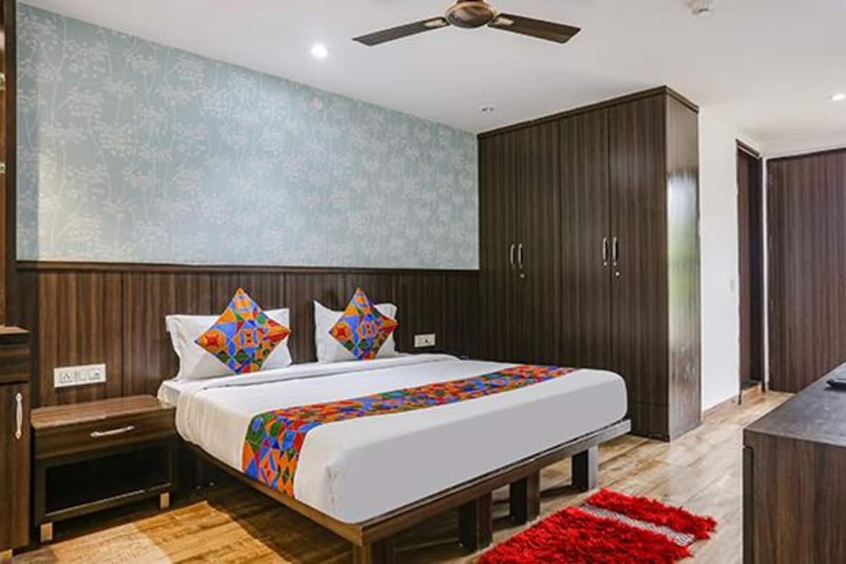 Habitación Deluxe, 1 cama matrimonial | Sábanas de algodón egipcio y ropa de cama de alta calidad