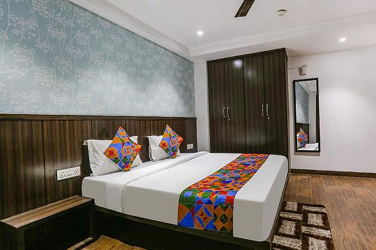 Habitación Deluxe, 1 cama matrimonial, para fumadores | Sábanas de algodón egipcio y ropa de cama de alta calidad