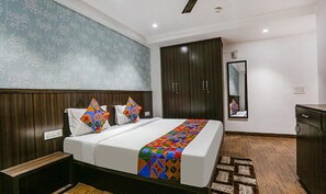Deluxe Room, 1 Double Bed, Smoking | Egyptian cotton sheets, premium bedding, in-room safe, free WiFi - FabHotel RG Stay (New Delhi)