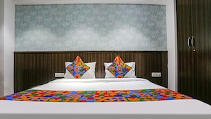 Egyptian cotton sheets, premium bedding, in-room safe, free WiFi