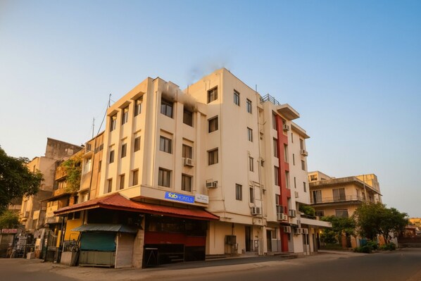 Exterior - Fabhotel Blue Moon Home Stay (New Delhi)