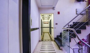 Lobby - Fabhotel Blue Moon Home Stay (New Delhi)