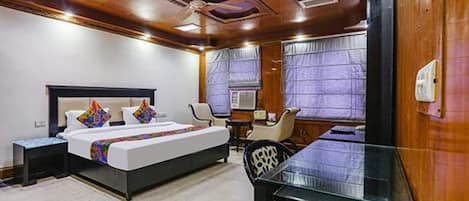 Luxury Room, 1 Queen Bed | Egyptian cotton sheets, premium bedding, in-room safe, free WiFi