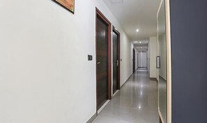 Lobby - Fabexpress V4 Residency (New Delhi)