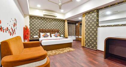 Fabhotel Blue Moon I