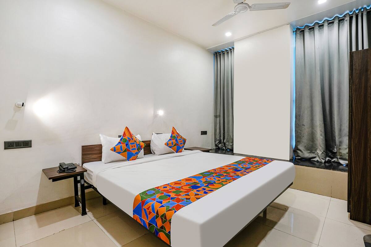 Deluxe Room, 1 Double Bed | Egyptian cotton sheets, premium bedding, in-room safe, free WiFi