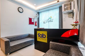 Reception - Fabhotel Lotus I (Surat)