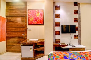 Egyptian cotton sheets, premium bedding, in-room safe, free WiFi - Fabhotel Abis Inn (Kolkata)
