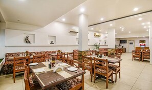 Restaurant - Fabhotel Silver Inn I (Bhopal)