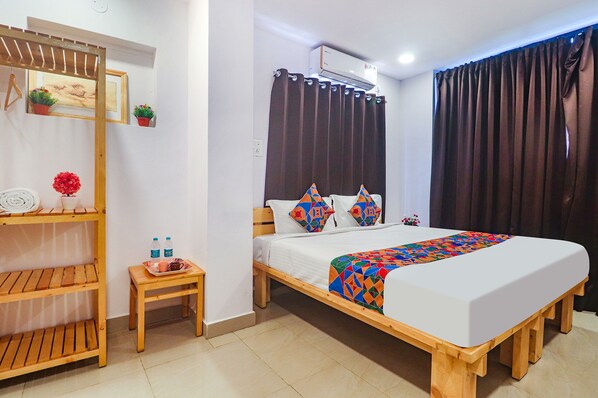Egyptian cotton sheets, premium bedding, in-room safe, free WiFi