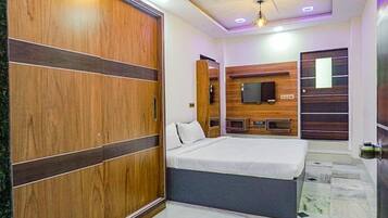 Kamar Deluks, 1 Tempat Tidur Double | Seprai katun Mesir, seprai premium, brankas, dan Wi-Fi gratis