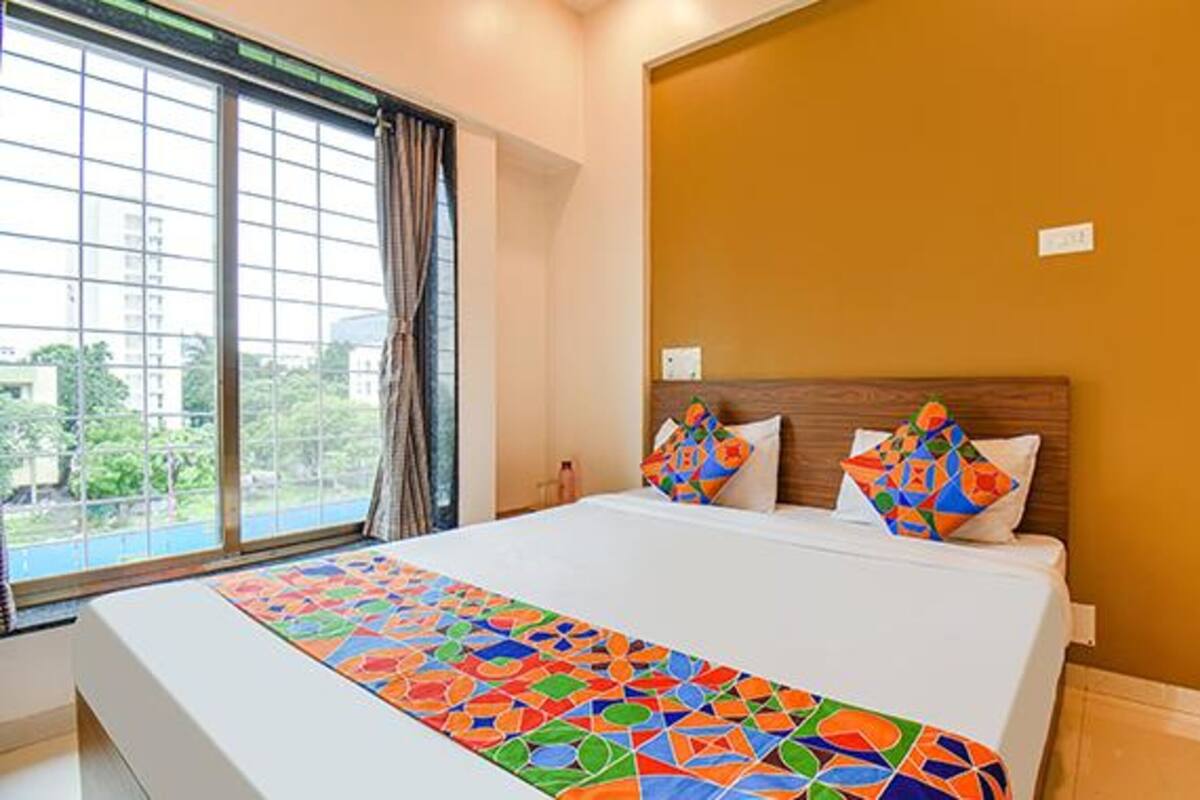 Egyptian cotton sheets, premium bedding, in-room safe, free WiFi