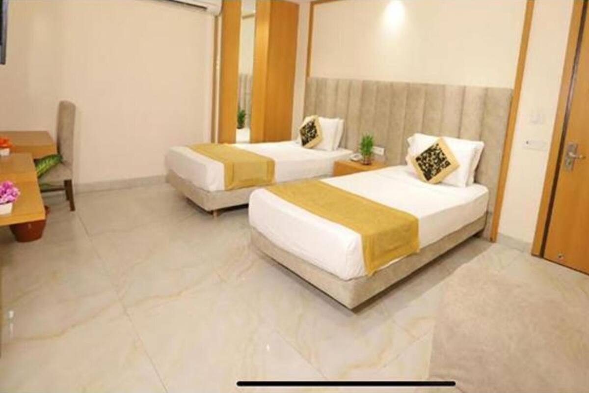 Executive Room, 1 King Bed | Egyptian cotton sheets, premium bedding, in-room safe, desk