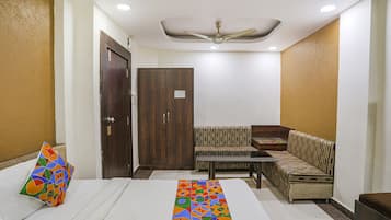 Egyptian cotton sheets, premium bedding, in-room safe, free WiFi