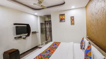 Egyptian cotton sheets, premium bedding, in-room safe, free WiFi