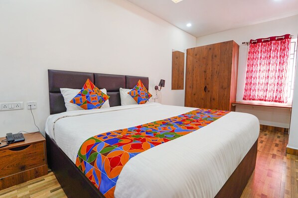 Egyptian cotton sheets, premium bedding, in-room safe