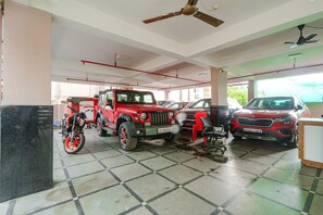 Parking - Fabhotel The Sunrise Inn (Visakhapatnam)