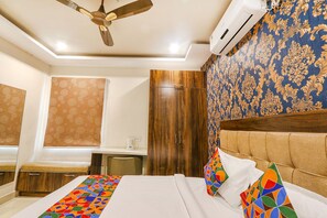 Egyptian cotton sheets, premium bedding, in-room safe