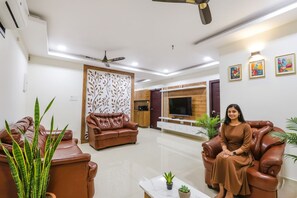 Lobby sitting area - Fabhotel The Sunrise Inn (Visakhapatnam)