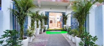 FabHotel Frolic Luxury Stay
