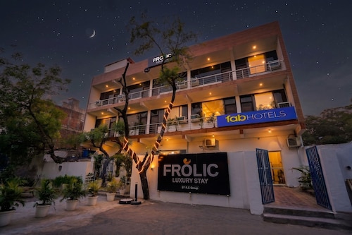 FabHotel Frolic Luxury Stay