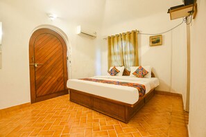 Premium Room, 1 Double Bed | Egyptian cotton sheets, premium bedding, in-room safe, free WiFi - FabHotel Royal Baga Residency (Baga)