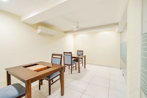 1 개의 침실, 이집트산 면 시트, 고급 침구, 객실 내 금고