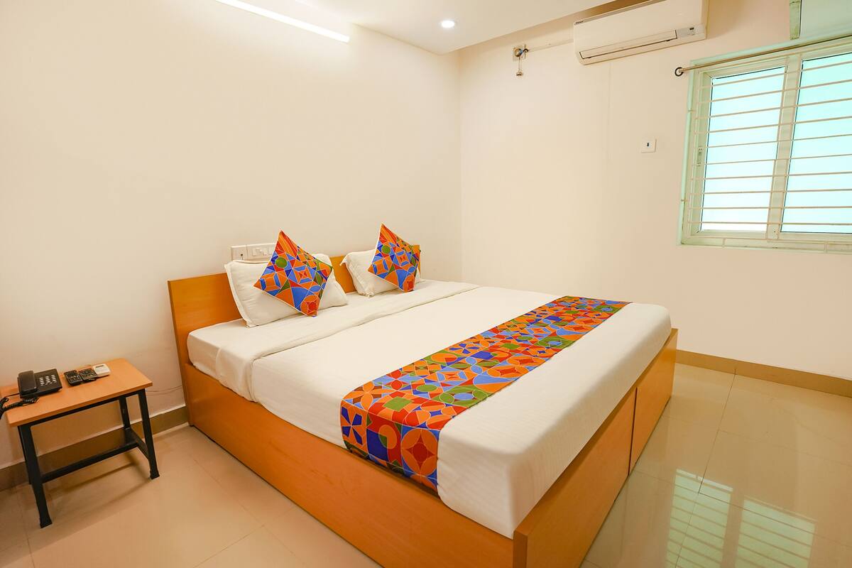 Egyptian cotton sheets, premium bedding, in-room safe, free WiFi