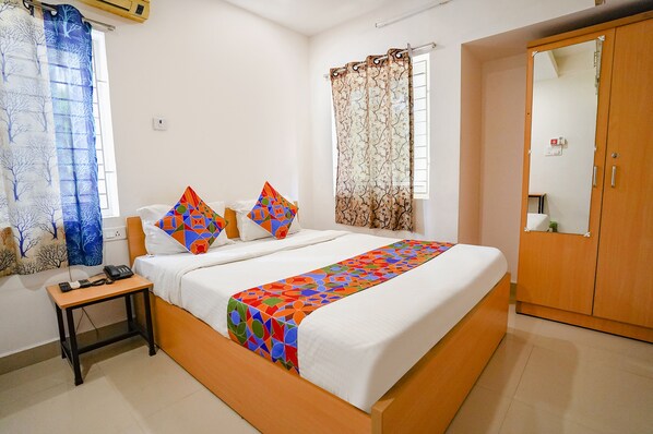 Egyptian cotton sheets, premium bedding, in-room safe, free WiFi