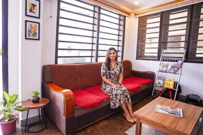 Lobby sitting area - FabHotel MM Residency (Chennai)