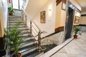 Lobby - FabHotel MM Residency (Chennai)