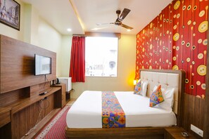 Egyptian cotton sheets, premium bedding, in-room safe, free WiFi - Fabhotel Prime Siddhant Palace (Varanasi)