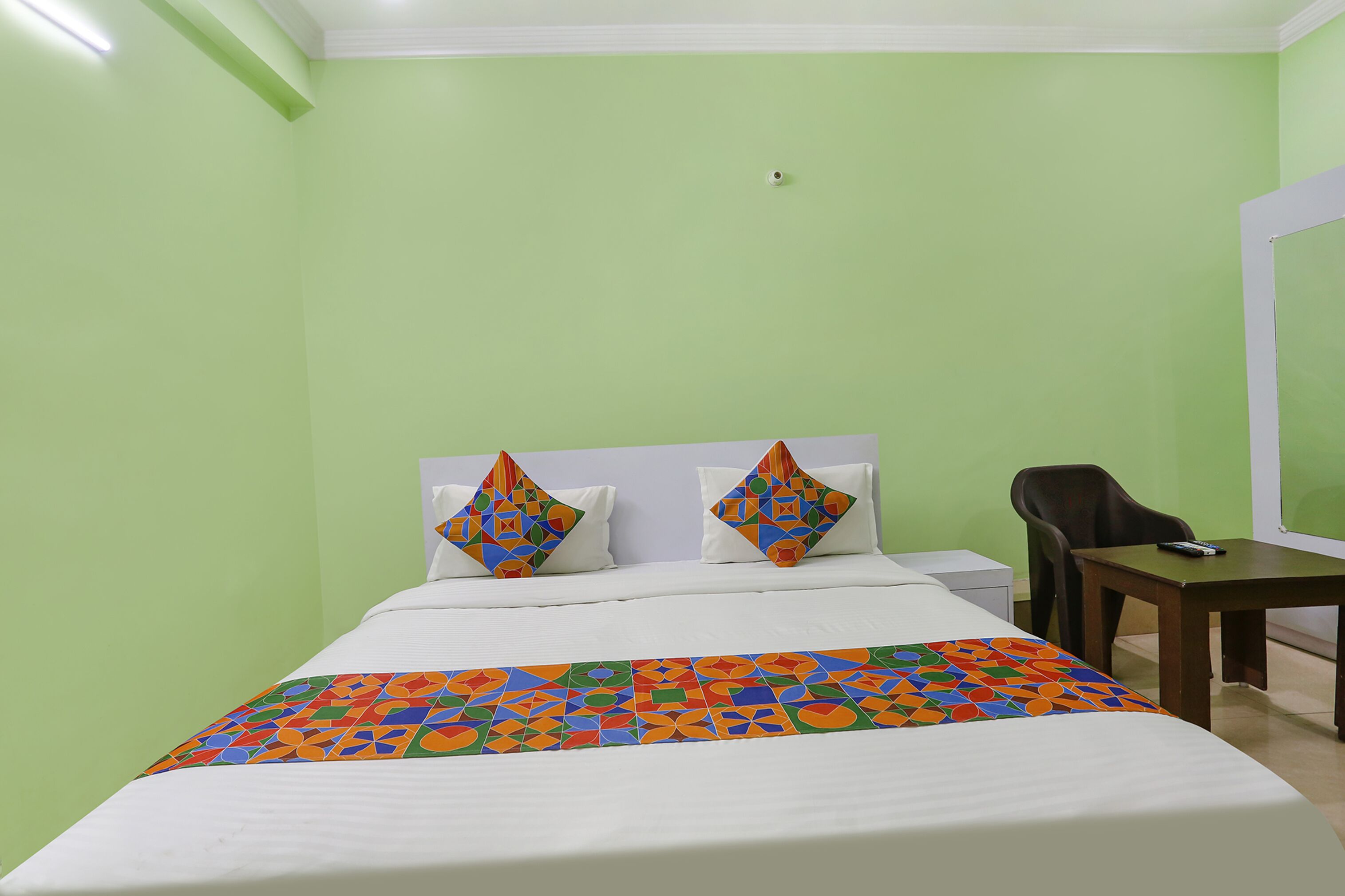 egyptian cotton sheets, premium bedding, in-room safe, free wifi