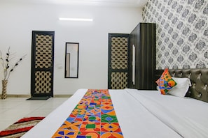 Premium bedding, in-room safe, free WiFi, bed sheets - Fabhotel Ace (Ludhiana)