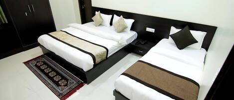 In-room safe, desk, soundproofing, free WiFi